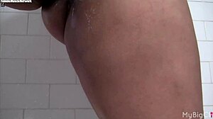 muscular big clit bodybuilder rams dildo deep in her huge ass