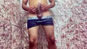 novinho teases huge cock under shorts till wet orgasm