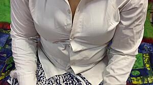 desi aunt alone at home gets seductively fucked hard