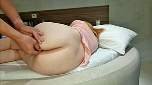 Novinha żona pożera kutasa i dostaje creampie w ogolonej cipce