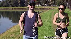 amateur girlfriend gets outdoor screw