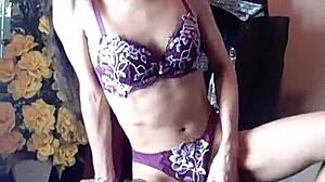 sexy endowed shemale linda travesti crossdresses hot