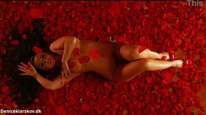 denise klarskov plays her wet pussy in roses 😘💦