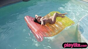 Curvy Milf Strips Big Wet Ass Pool Nude