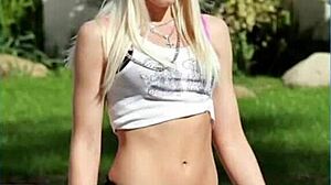 gwen stefani's long legs make the perfect celebrity jerk off fantasy