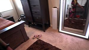 Stepmom Handjobs Me Ready for Prom Night! Deliah Grace