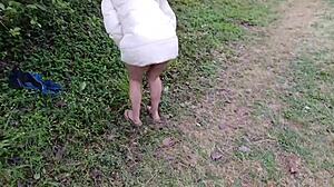 i flash my wet pussy no panties in public park for thrills
