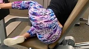 i can't stop staring at those instagram big ass chicas in leggings