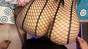 stepsis caught watching porn sucks my cock to cool her heat!