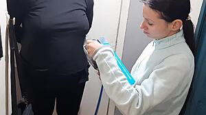 delivery girl discount? i pay with dirty pussy licking