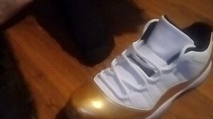 i love big sneakers size 13 send me some to worship your feet fetish