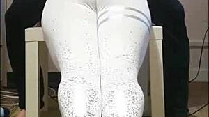 i love this girl gettin' her super wedgie so bad...