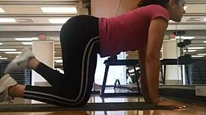 i can't stop staring at those instagram big ass chicas in leggings