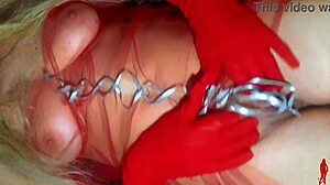 A merry christmas with her sexy mature curves natural tits big ass wet hairy pussy