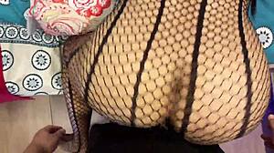 stepsis caught watching porn sucks my cock to cool her heat!