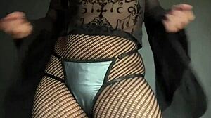 Astarioth squirted Outfit vor Party total versaut
