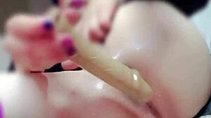 linda jovencita ladyboy masturbates anal solo rubyqueen hot