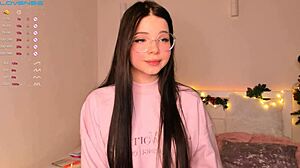 Liza's Petite Big Tits Cam Show W0wgirls