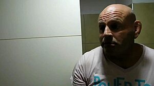 sacándome del culo para tragarme todo el semen