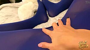 KIRA QUEEN TEASES FEET DILDO STRETCHES TIGHT ASSHOLE