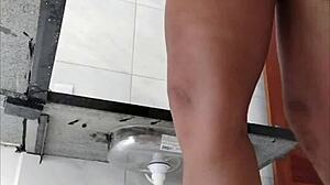 Gostosa bent over doggystyle riding big cock in bedroom kitchen?