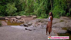 Mesmerizing blue eyed ebony jasminy villar sucks cock for clubsweethearts