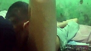 Menjilati memek