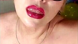 sexy chubby stepmom masturbates hot mature