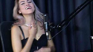 she gets naked and moans while rubbing her pussy with toy