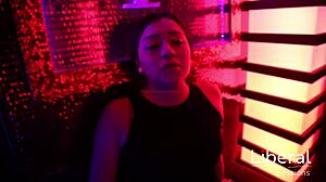 actriz porno es follada en un bar swinger