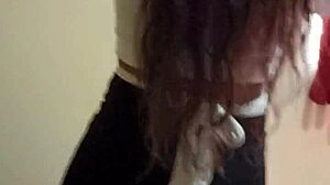 Venezuelan babe dances before sex