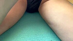 Amateur married woman likes pussy licked while horny