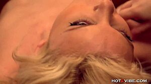 Petite blonde pipsqueak squirts hard