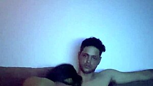 Chupando Com Plug No Cuzinho