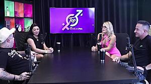 Monica lima parte 2 - uma explosao de sensualidade no topcast a entrevista pegou fogo e essas duas gostosas fizeram uma brincadeira bem gostosa