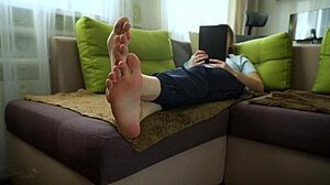 sexy teen amateur shows bare soles