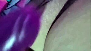 mi vecino me pide que le muestre mis grandes tetas