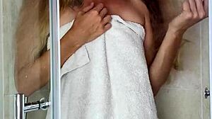 masturbiere mit behaarter milf in der dusche amelie lei trailer