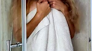 masturbiere mit behaarter milf in der dusche amelie lei trailer