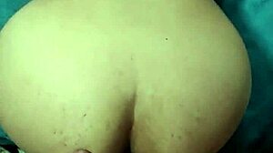 me da duro de perrito hasta que se viene en mis nalgas