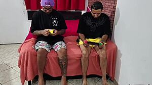 Entiado Nerds Dois Irmãos Fez Um Jogo Sexual