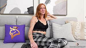 Interview MILF rousse canadienne Ginger sur ses gros seins