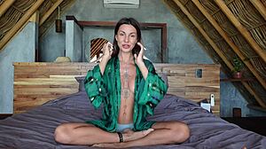 roxy fox leads relaxing bedroom tantric session