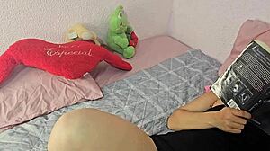 eu encontro minha madrasta sem calcinha e meto nela