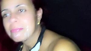 kally cremosa na casa de swing enchendo a beceta de porra para seu marido corno poder chupar