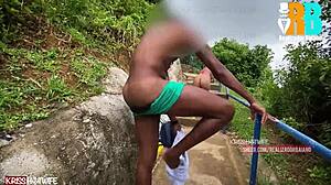 Realizador baiano fudendo com krisshotwife na trilha enquanto marido corninho filma