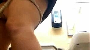 Pretty babe peeing & showing off her hot ass