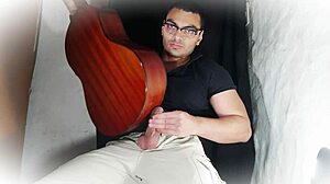 musician demonstrates an innovative way to play the guitar using his body