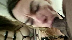 Shemale Eva Erfolg Sucking Big Black Cock