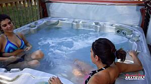 Mi madrastra cachonda vino a casa y que le follara el coño